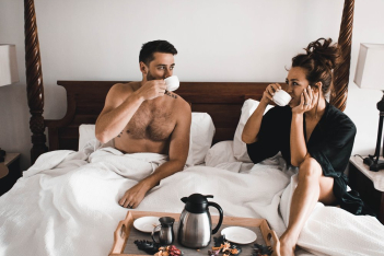 Τι προκαλεί την πρωινή στύση στους άντρες 
