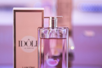 Με ένα εντυπωσιακό event, η Lancôme παρουσίασε το Idôle,  το νέο γυναίκειο άρωμα για μια νέα γενιά    