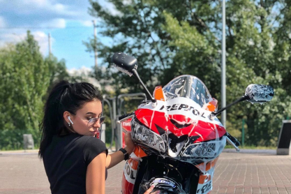 Αυτή είναι η πιο sexy easy rider του Instagram