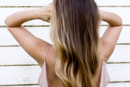 Beauté την Κυριακή: Φτιάχνουμε DIY μάσκα για να καταπολεμήσουμε την ψαλίδα