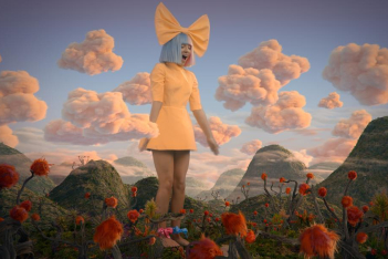 Sia: «Πάσχω από νευρολογική ασθένεια και υποθυρεοειδισμό»