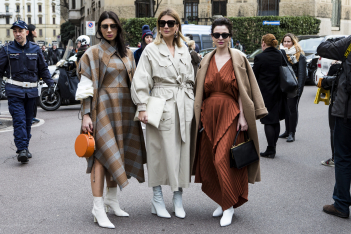 4 νέοι τρόποι να φορέσουμε τα καλσόν φέτος το χειμώνα -Οι τάσεις που είδαμε στη Fashion Week