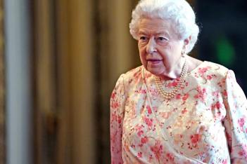 Η Βασίλισσα Ελισάβετ έκανε throwback στο Instagram και οι Βρετανοί τρελάθηκαν