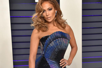 H Jennifer Lopez υιοθέτησε την τάση της μονοχρωμίας καλύτερα από κάθε άλλη star 