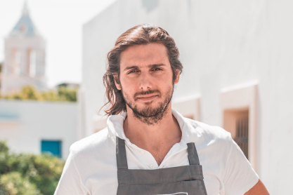 Κρίτων Πουλής: Ανακαλύψαμε τον pastry chef που βρίσκεται πίσω από τα πιο νόστιμα γλυκά του Πειραιά