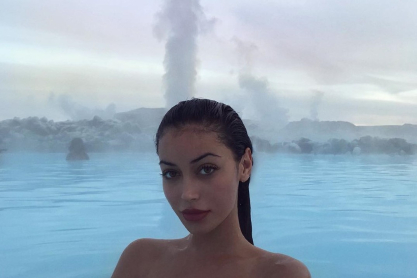 Cindy Kimberly: Η μελαχρινή καλλονή που αναστατώνει με τις σέξι φωτογραφίες της