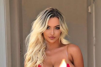 Lindsey Pelas: H ξανθιά καλλονή με το πληθωρικό μπούστο