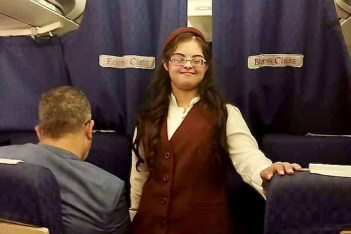 Heba Atef: Η πρώτη Αιγύπτια αεροσυνοδός με σύνδρομο Down