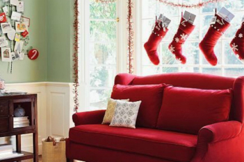 Βάλτε τα Χριστούγεννα στο σαλόνι σας με τους πιο οικονομικούς τρόπους
