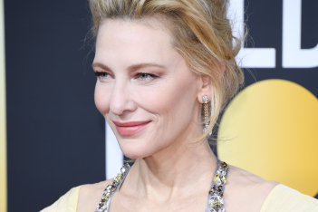 H συγκλονιστική εμφάνιση της Cate Blanchett στις Χρυσές Σφαίρες με φόρεμα Mary Katrantzou - Σαν Αφροδίτη του Βotticelli