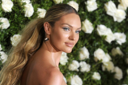 H Candice Swanepoel δεν αφήνει τίποτα στη φαντασία 