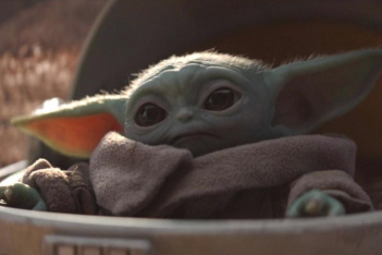 Αυτή είναι η Baby Yoda φιγούρα που θέλουμε όλοι 