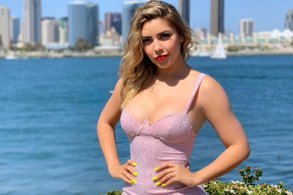 Viva Mexico! H Viviane Lomelin αναστατώνει τα πλήθη με τις καμπύλες της