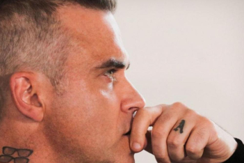 O Robbie Williams απέκτησε το τέταρτο παιδί του μέσω παρένθετης μητέρας
