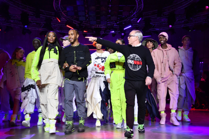 Δείτε το εκπληκτικό Show TOMMY HILFIGER για την άνοιξη του 2020 ξανά 