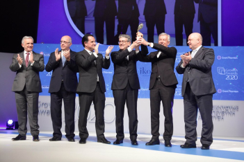 Στον Όμιλο Sani/Ikos Group απονεμήθηκε το Βραβείο «Επιχειρηματική Αριστεία» στην 4η τελετή βράβευσης των GROWTH AWARDS 2020
