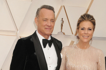 O Tom Hanks και η Rita Wilson χαιρετούν τους Έλληνες στα Oscars 2020: «Γεια σας στην Ελλάδα»