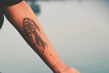 6 πράγματα που τα τατουάζ αποκαλύπτουν για τον χαρακτήρα 