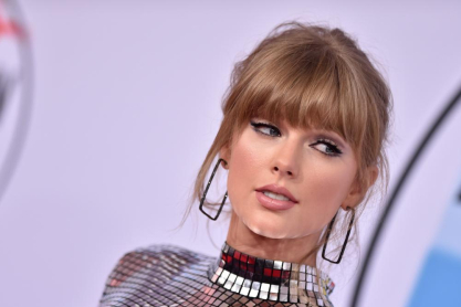 Η εκπληκτική μεταμόρφωση της Taylor Swift σε «τοξικό προνομιούχο άντρα»