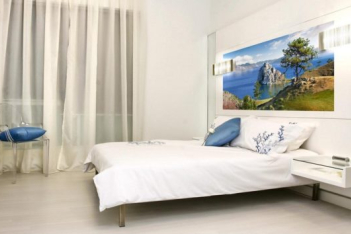 Ιδέες για να διακοσμήσετε τον άδειο τοίχο που βρίσκεται πάνω από το κρεβάτι σας