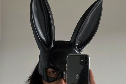 Claudia Tihan: H πιο καυτή μελαχρινή του Instagram