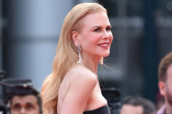H Nicole Kidman φοράει το τζιν της και τραγουδά με τον σύζυγό της, Keith Urban στο Instagram