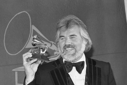 Πέθανε ο ερμηνευτής του κλασικού «Lady», Kenny Rogers