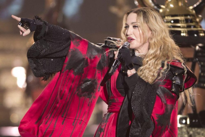 Η Madonna παίρνει θέση για την κρίση στην παγκόσμια υγεία μέσα από την μπανιέρα της