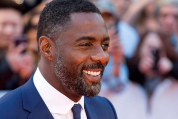 O Idris Elba προτείνει να γίνεται καραντίνα μία εβδομάδα κάθε χρόνο και προκαλεί αντιδράσεις