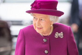 Σπάνιο διάγγελμα της βασίλισσας Ελισάβετ για την κρίση της πανδημίας 