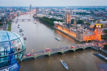 10 τρόποι να ταξιδέψεις στο Λονδίνο χωρίς να βγεις από το σπίτι