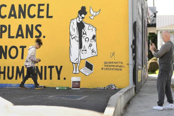11+1 street art δημιουργίες για την πανδημία του κορωνοϊού που θα σας εκπλήξουν