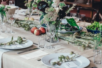 Πασχαλινό Art de La Table: Πώς να στρώσετε σωστά το γιορτινό τραπέζι 