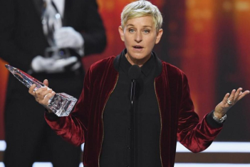 Η Ellen Degeneres δωρίζει 1 εκατομμύριο δολάρια για την κάλυψη βασικών αναγκών εν όψει του κορωνοϊού 