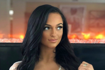 Η Jamie Leigh προκαλεί πολλαπλά εγκεφαλικά στο πέρασμά της