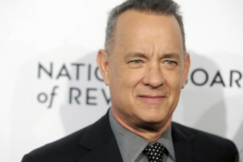 Ο Tom Hanks δωρίζει για ακόμη μια φορά πλάσμα έχοντας ξεπεράσει τον κορωνοϊό