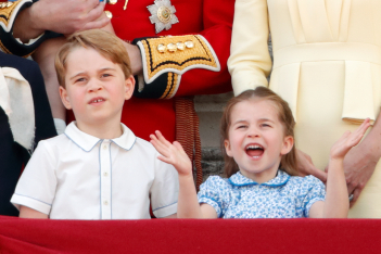 Η πριγκίπισσα Charlotte έκλεισε τα 5 - Στις νέες φωτογραφίες που μοιράστηκε το παλάτι είναι ίδια η Elizabeth