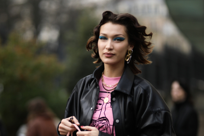 Η Bella Hadid έβγαλε την no makeup selfie που όλες προσπαθούμε να πετύχουμε - Αποκάλυψε τις όμορφες φακίδες της