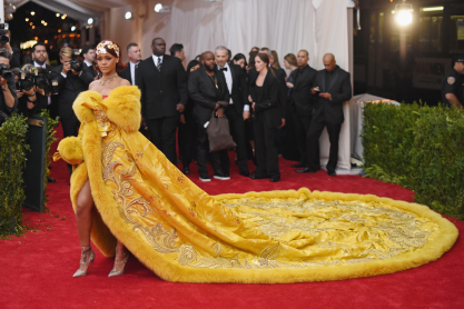 10 +1 iconic looks από το Μet Gala που όλοι προσπαθούν να αντιγράψουν - Έγιναν viral
