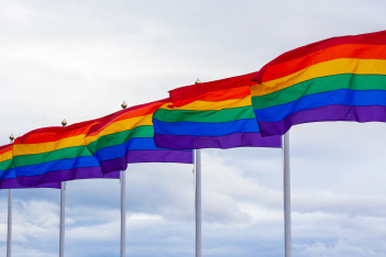Η Σκωτία γίνεται η πρώτη χώρα που θα διδάξει την LGBTQ+ ιστορία και ισότητα στα σχολεία