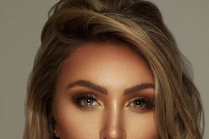 Khloe Terae: Το μοντέλο που βάζει φωτιά στο Instagram με τις πόζες της