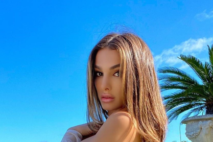 Η Lyna Perez είναι συνώνυμο του αισθησιασμού
