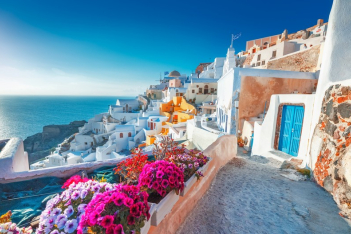 Daily Mail: Τα 17 καλύτερα ελληνικά νησιά για κάθε γούστο