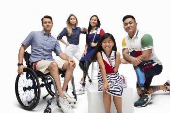 Μεγάλο μπράβο: Η Tommy Hilfiger δημιουργεί τη συλλογή Adaptive για άτομα με αναπηρία