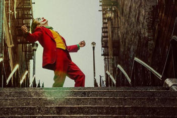 «Joker»: Στο φως νέα φωτογραφία από τα γυρίσματα της περιβόητης σκηνής στα σκαλιά