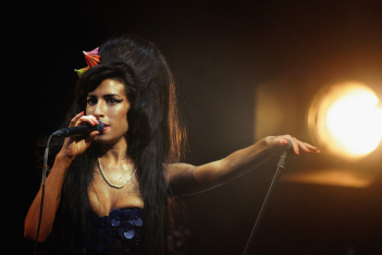 Amy Winehouse: 5 άγνωστες λεπτομέρειες για τη ζωή της πιο μελαγχολικής star που έφυγε από τη ζωή σαν σήμερα