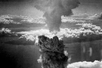 75 χρόνια από την καταστροφή της Χιροσίμα, που ζωντάνεψε μέσα από την ισχυρή έκρηξη στη Βηρυτό
