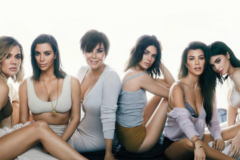 Τέλος εποχής: Οι αδερφές Kardashians ανακοίνωσαν το τέλος του show τους μετά από 14 χρόνια