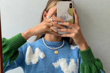 Το αναπάντεχο μοτίβο στα ρούχα που έχει γίνει εμμονή στα κορίτσια του Instagram