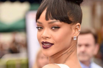 Η Rihanna δημιούργησε το δικό της πανεπιστήμιο στο μακιγιάζ και μπορείτε να παρακολουθήσετε δωρεάν μαθήματα 
